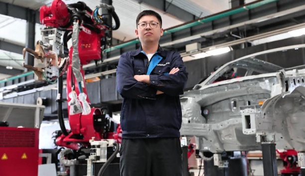 人民網(wǎng)——創(chuàng)新路上遇見你｜王曉峰：干機(jī)器人的，都特別酷
